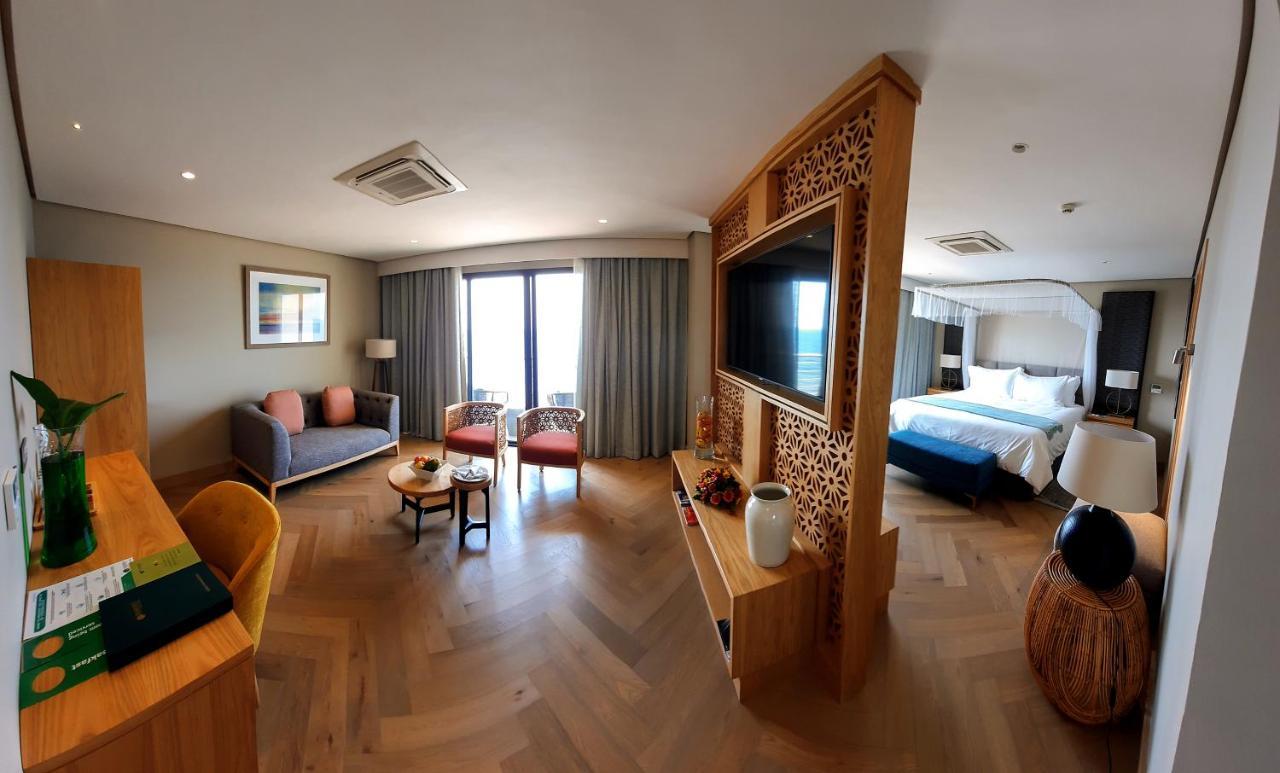 Sunbird Waterfront Hotel Salima Екстериор снимка