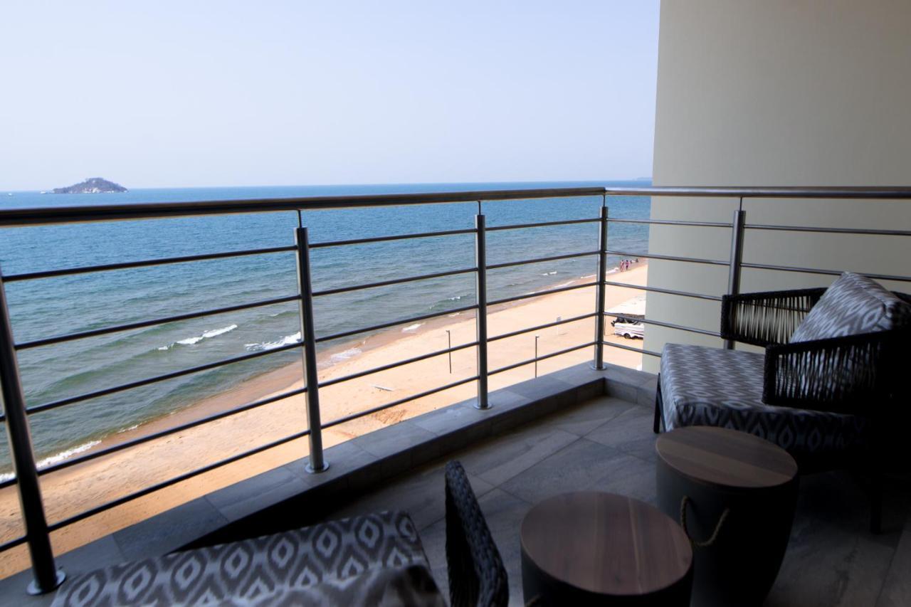 Sunbird Waterfront Hotel Salima Екстериор снимка